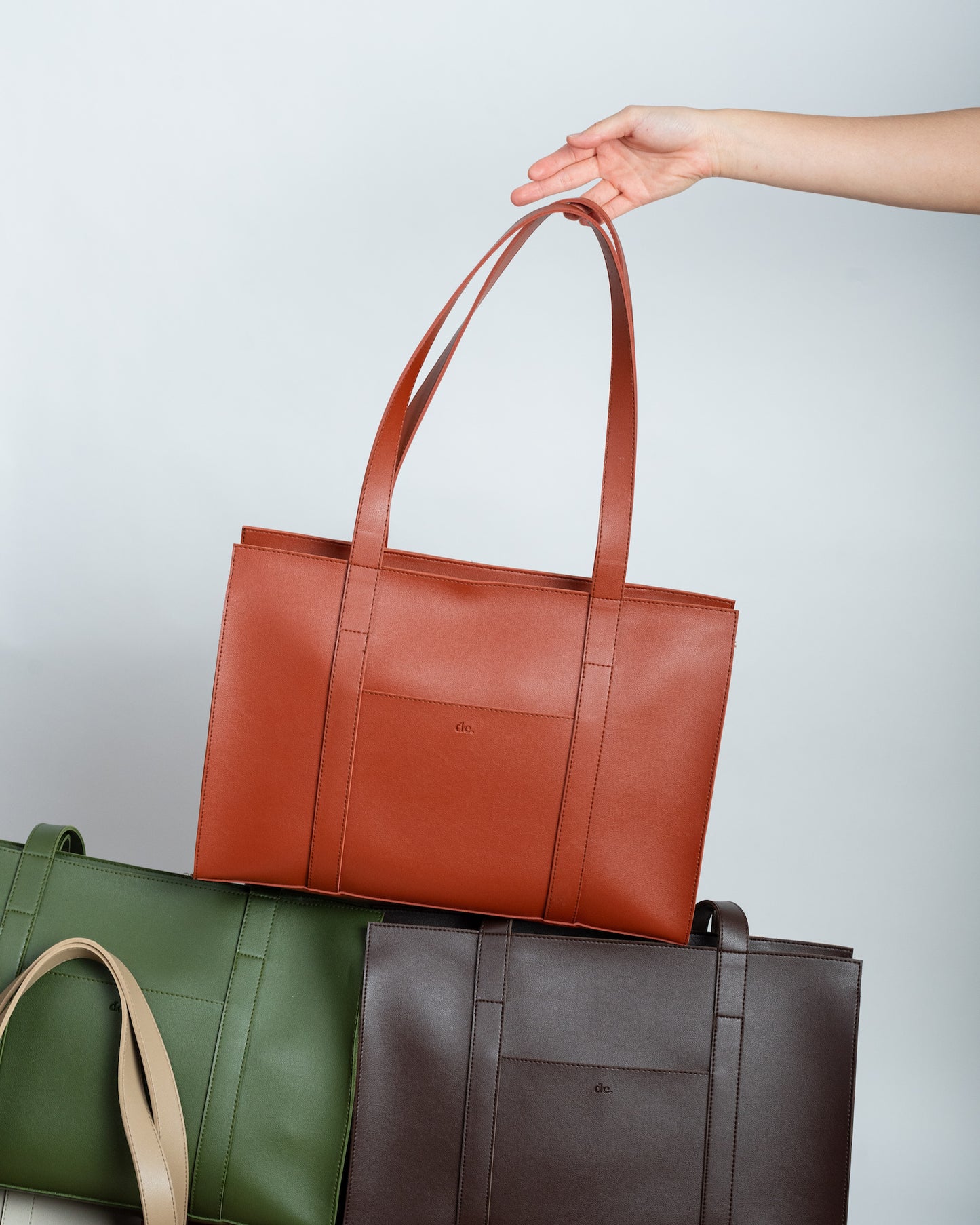 Arianna XL Shoulder Bag